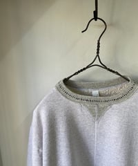 DA'S/Wrap-over Sweatshirt with PATRINIA 'TSURIAMI'/ light grey(DA'Sのラップオーバースウェットシャツ/ ライトグレー)