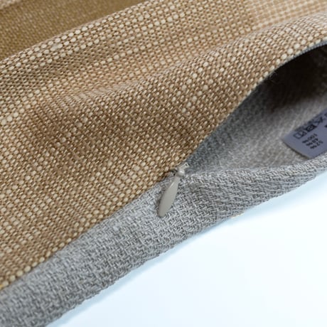 Kawari-Tsuzure cushion cover ／ square ／ gold