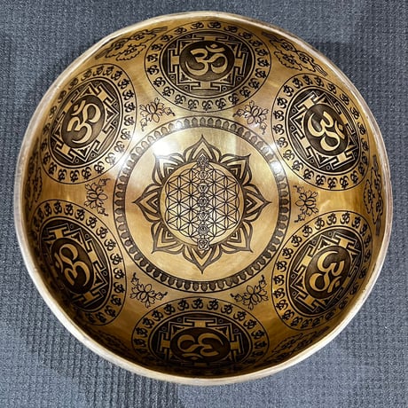 【Sサイズ デザイン】 780ｇ 17㎝  SUN06 シンギングボウル