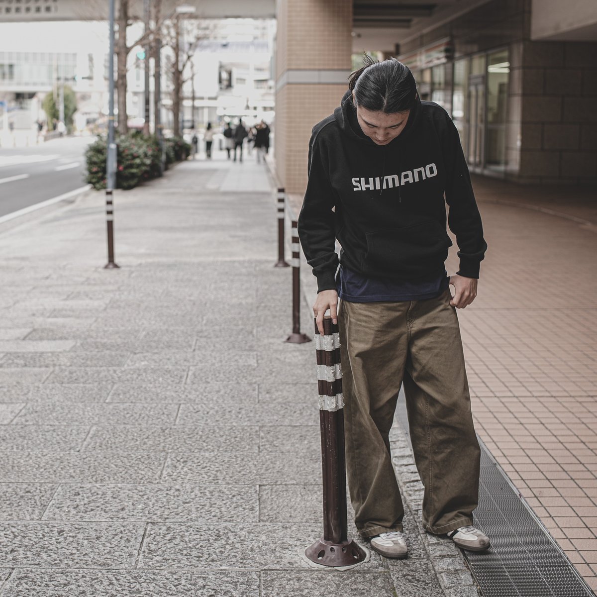 シマノ ビッグロゴ プルオーバー フーディ アッシュ Mサイズ SHIMANO Front Big Logo Pullover Hoodie Black wi