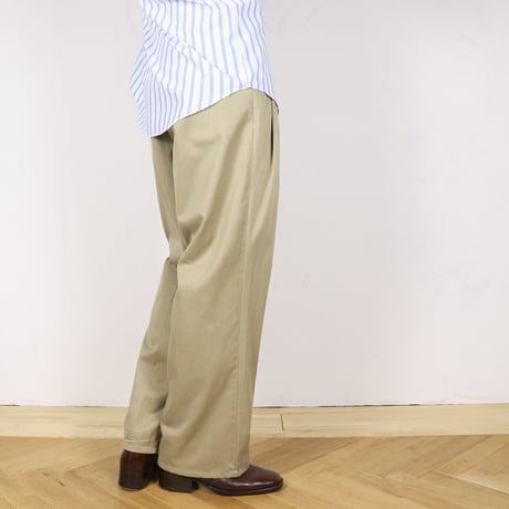W28 2-Tuck Chino Trousers 012
