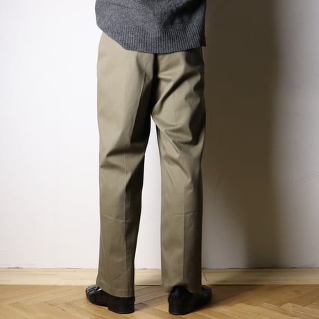 W26 2-Tuck Chino Trousers 038