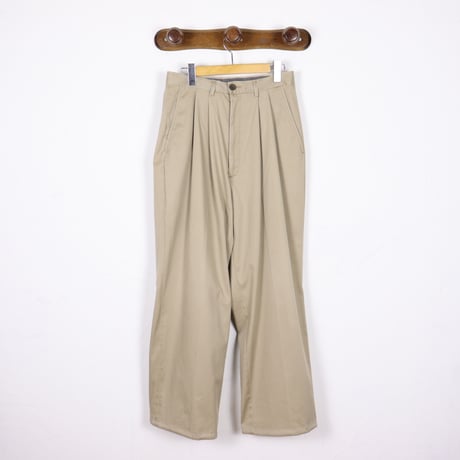 W27 2-Tuck Chino Trousers 002