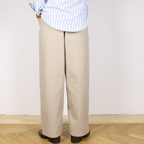 W28 2-Tuck Chino Trousers 013