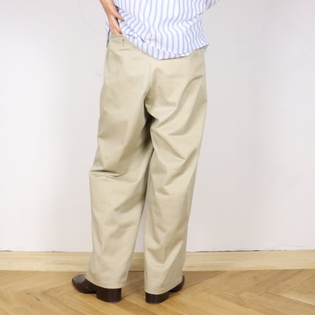 W30 2-Tuck Chino Trousers 011