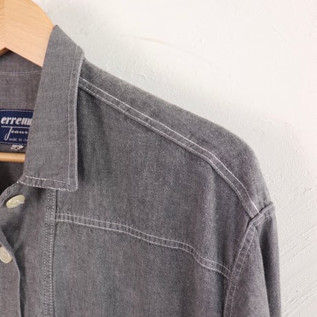 Erreuno Jeans / 1990s Italian Chambray Work Shirt
