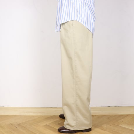 W30 2-Tuck Chino Trousers 011