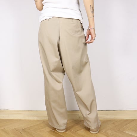 W27 2-Tuck Chino Trousers 002
