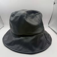 フェイクレザー ブラック バケットハット