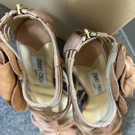 ジミーチュウ　JIMMY CHOO ベージュ フラワーサンダル