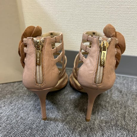 ジミーチュウ　JIMMY CHOO ベージュ フラワーサンダル