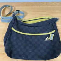 adidas ナイロン ショルダーバッグ メッセンジャー スポーツバック