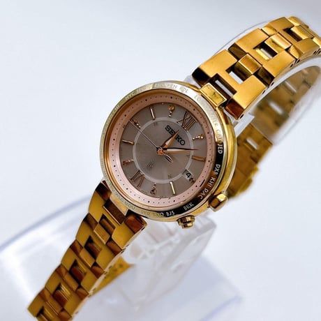 SEIKO LUKIA（セイコー ルキア） ソーラー電波 レディース腕時計 チタン ゴールド USED