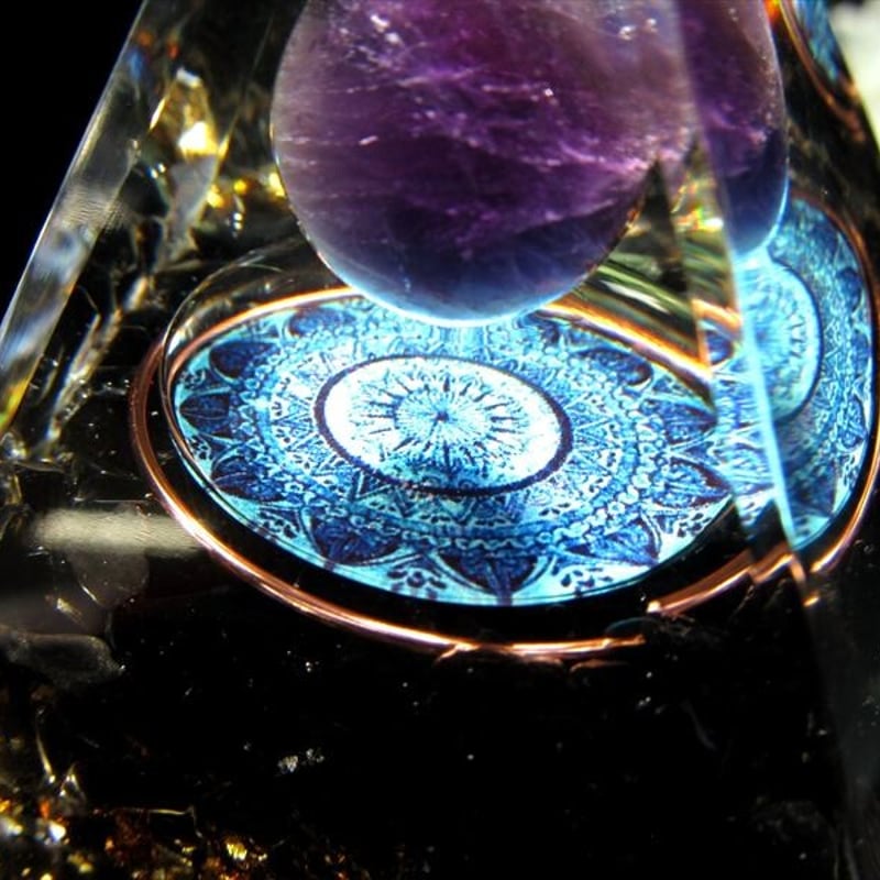 叡智とグラウンディング アメジストスフィア オルゴナイトピラミッド