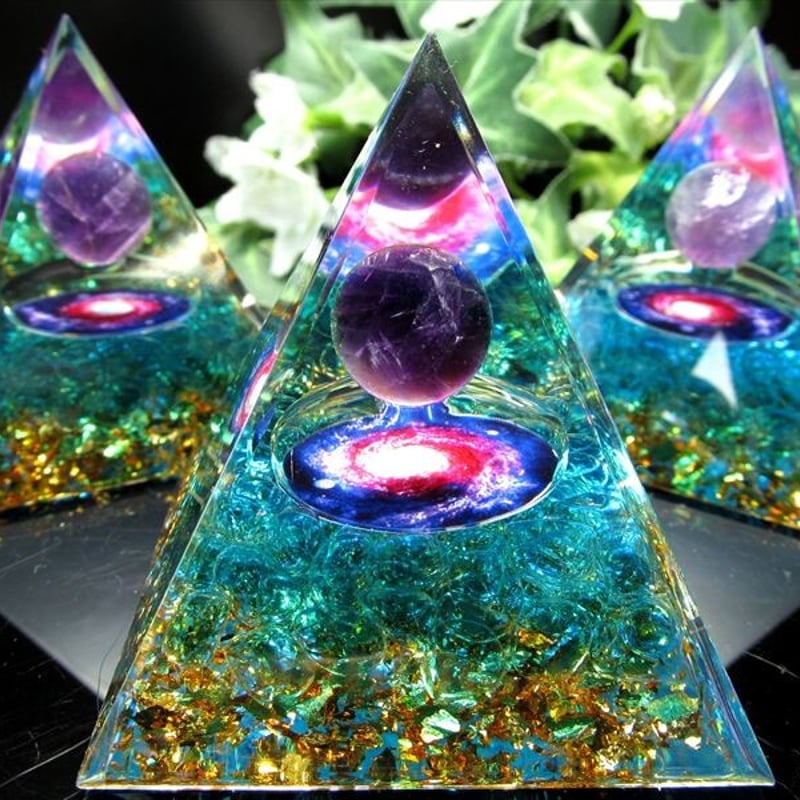 銀河を閉じ込めた芸術 アメジストスフィア オルゴナイトピラミッド