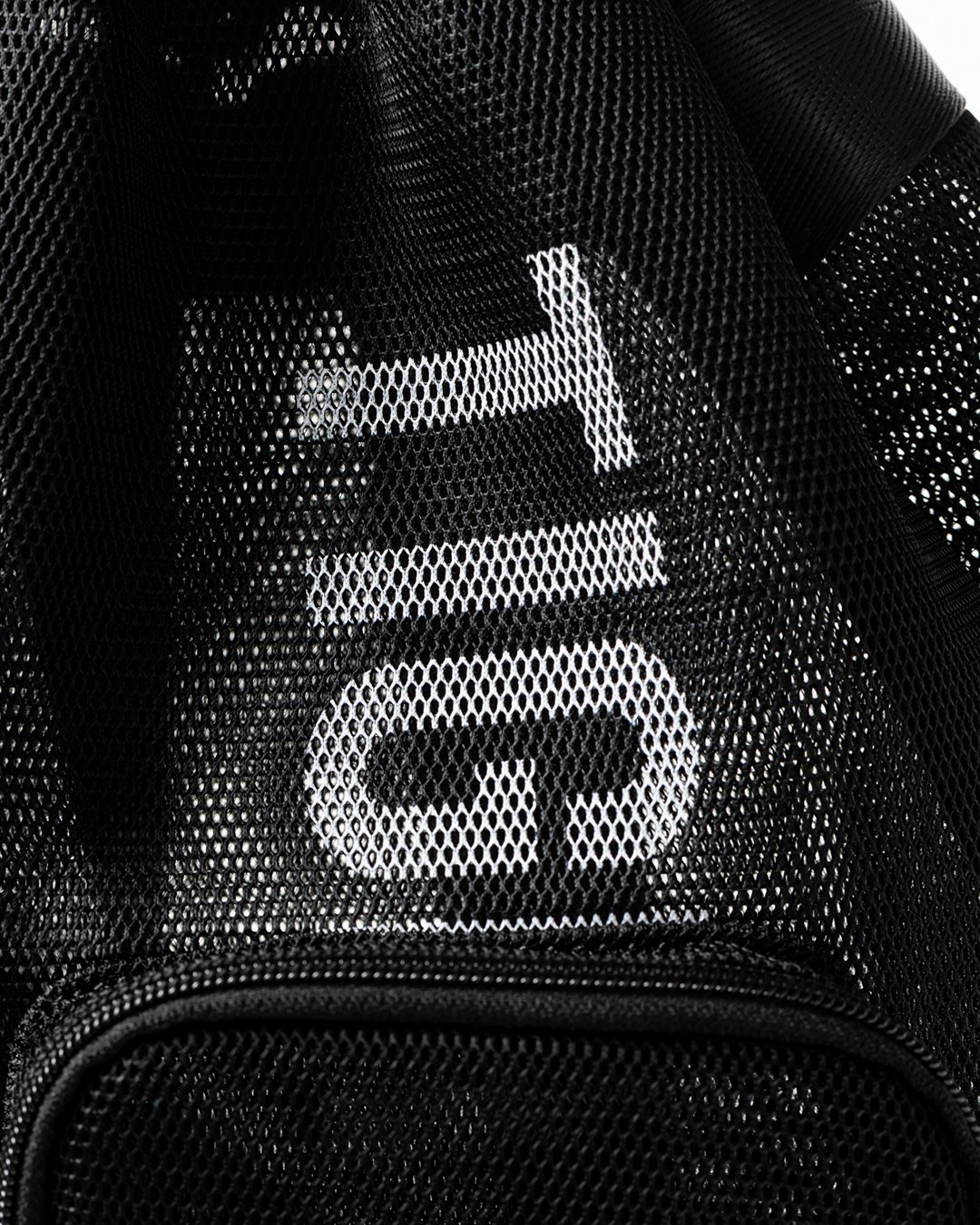 TIGHTBOOTH | TBPR / LOGO MESH KNAPSACK | Black