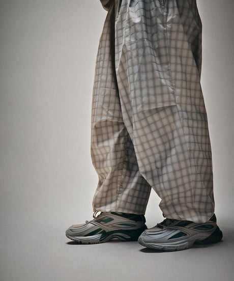 TIGHTBOOTH | PLAID LIGHT BALLOON PANTS | BLACK