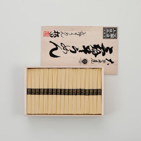 三輪の糸　50ｇ×54束（C-60）