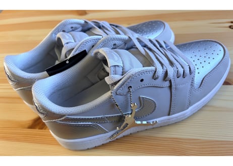 ナイキ　AIRJORDAN1RETRO LOW OG メンズスニーカー26.5㎝ シルバー/グレー