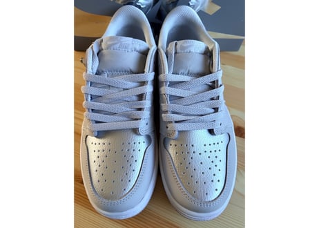 ナイキ　AIRJORDAN1RETRO LOW OG メンズスニーカー26.5㎝ シルバー/グレー