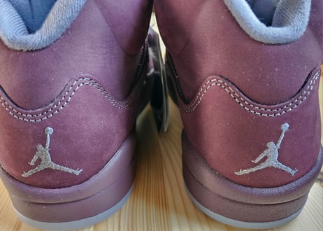 ナイキ　AIR JORDAN 5 RETORO SEメンズスニーカー　ディープ バーガンディ/フリント グレー-シルバー　26.5㎝