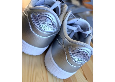 ナイキ　AIRJORDAN1RETRO LOW OG メンズスニーカー26.5㎝ シルバー/グレー