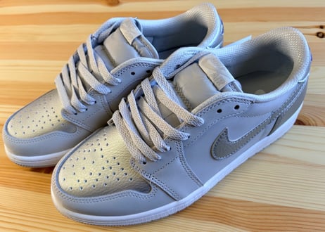 ナイキ　AIRJORDAN1RETRO LOW OG メンズスニーカー26.5㎝ シルバー/グレー
