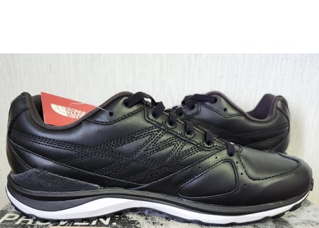 ノースフェイス　THE NORTH FACE　トレイルランニングメンズスニーカー　黒　26.5㎝