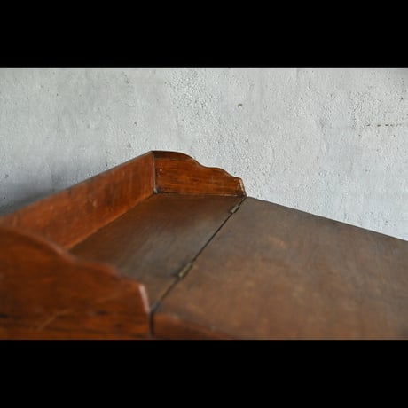 ライティングテーブル
