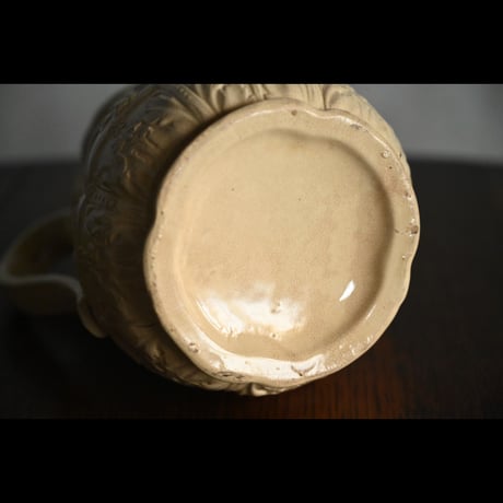 ボタニカルレリーフのジャグ
