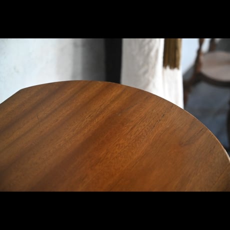 サイドテーブル