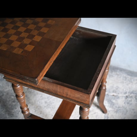 チェステーブル