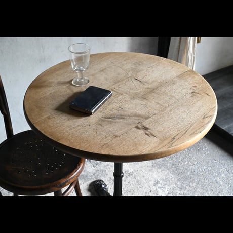 ラウンドトップ　カフェテーブル