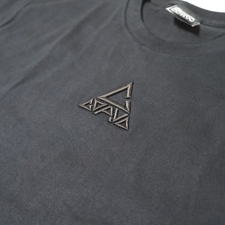 CORVO TRIANGLE 3D EMBROIDERY TEE ※ステッカー3枚　CD4枚付いて来ます