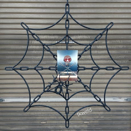 Spider web photo holder