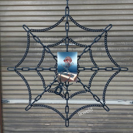 Spider web photo holder