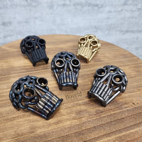 Skull figurine