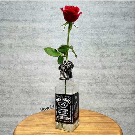 Skull figurine