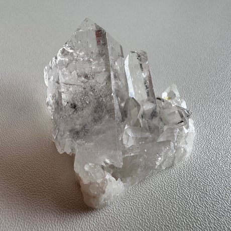 天然水晶クラスター　2.3キロ花咲き水晶クラスター 水晶クラスター | STORES