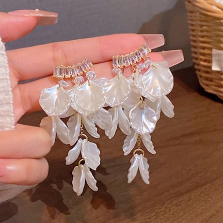 Crystal Petal Drop Earrings｜クリスタルペタルドロップピアス　HI1025