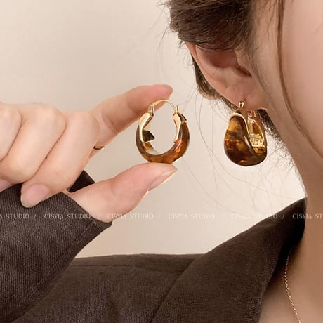 Amber Hoop Earrings｜アンバーフープピアス　HI1028