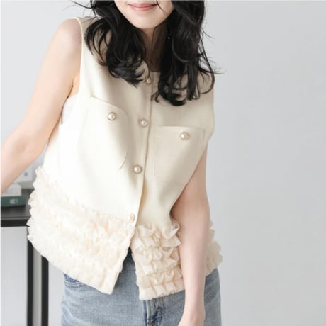 Frill Hem Sleeveless Top｜パールボタン付きフリルヘムノースリーブトップス（2color）　HB1077