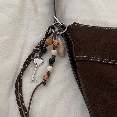 Soft Curve Shoulder Bag｜チャーム付きソフトカーブショルダーバッグ（3color）　 HH1003
