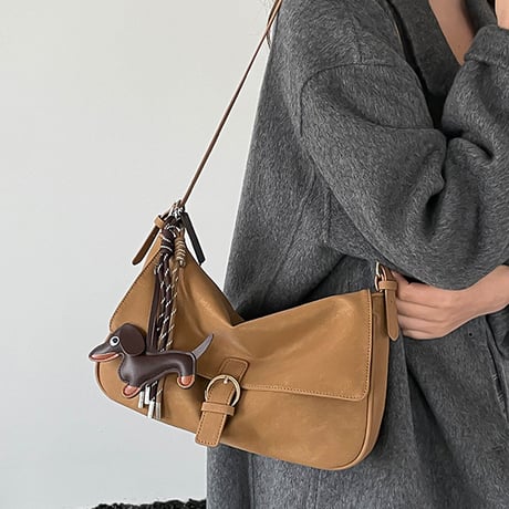 Retro Buckle Shoulder Bag｜チャーム付きレトロバックルショルダーバッグ（4color）　 HH1000