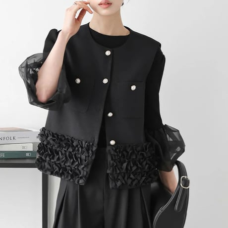 Frill Hem Sleeveless Top｜パールボタン付きフリルヘムノースリーブトップス（2color）　HB1077