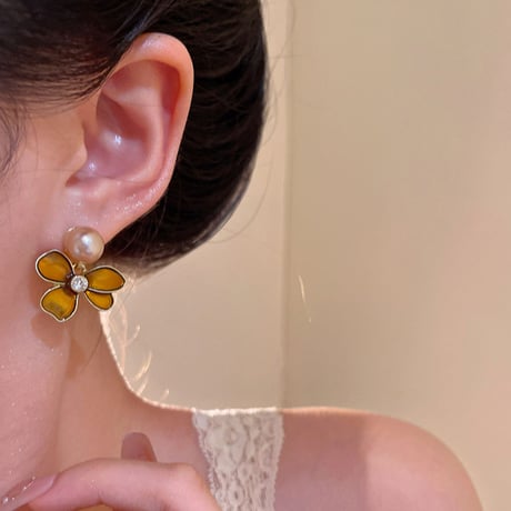 Amber Flower Pearl Stud Earrings｜アンバーフラワーパールスタッドピアス　HI1032