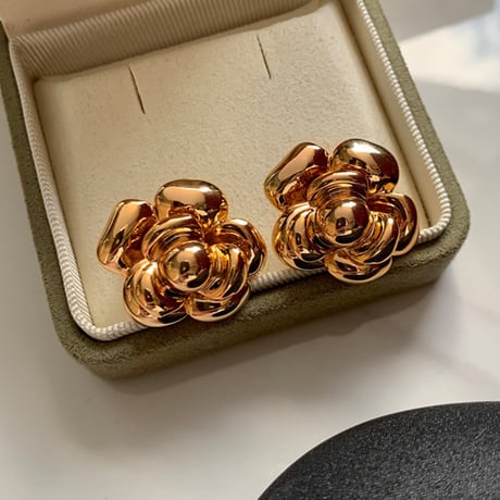 Retro Camellia Stud Earrings｜レトロカメリアスタッドピアス（2color）　HI1026