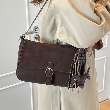 Retro Buckle Shoulder Bag｜チャーム付きレトロバックルショルダーバッグ（4color）　 HH1000