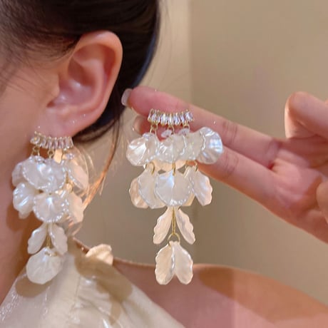 Crystal Petal Drop Earrings｜クリスタルペタルドロップピアス　HI1025
