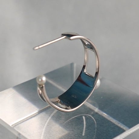 ピアス〈ボールの行方〉◆あこや真珠